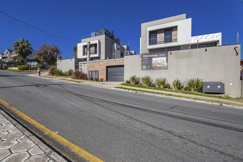 Casa em Condomínio para venda no Pilarzinho em Curitiba com 207m² por R$ 1.150.000,00