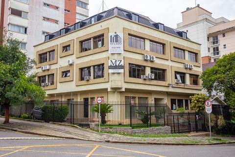 Salas/Conjuntos para locacao no São Francisco em Curitiba com 85m² por R$ 2.400,00