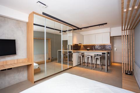 Apartamento para locacao no Centro em Curitiba com 31,92m² por R$ 2.200,00