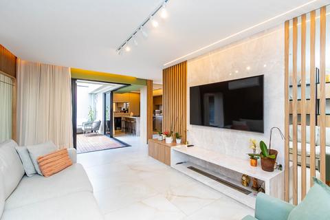 Casa em Condomínio para venda no Pilarzinho em Curitiba com 255m² por R$ 1.500.000,00