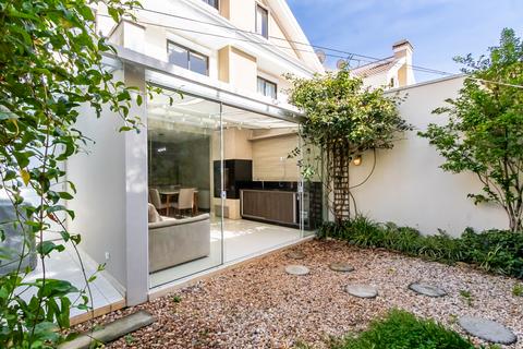 Sobrado em Condomínio para locacao no Santa Felicidade em Curitiba com 200m² por R$ 7.800,00