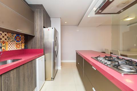 Apartamento para locacao no Centro Cívico em Curitiba com 95,8m² por R$ 5.200,00