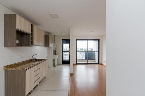 Apartamento para locacao no Capão Raso em Curitiba com 60m² por R$ 2.300,00
